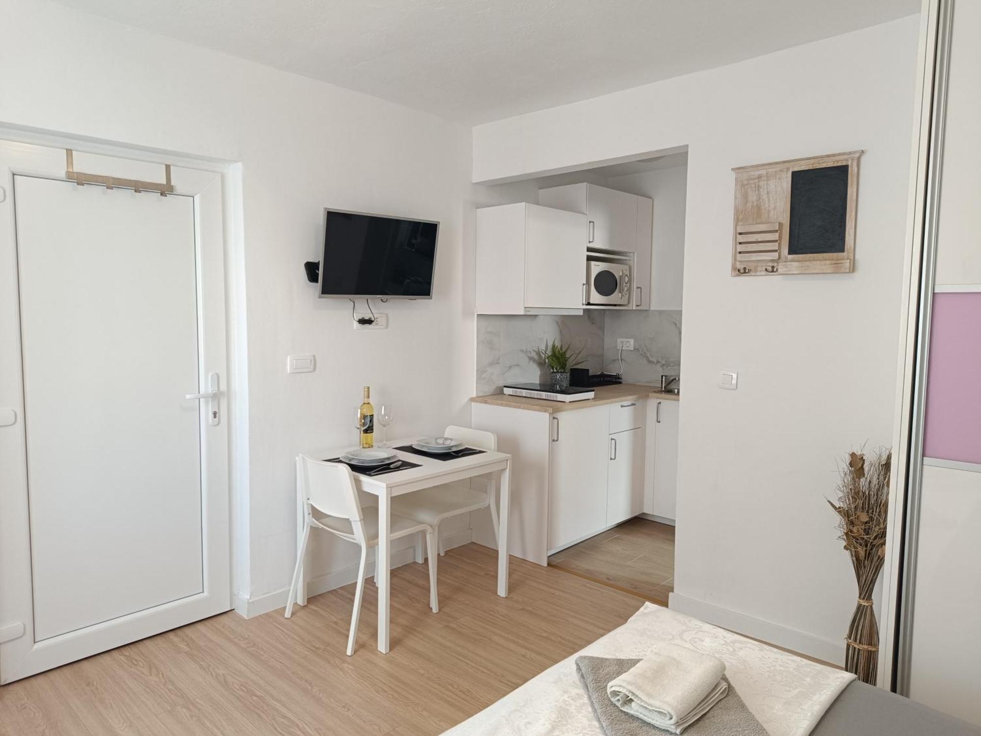Studio Apartment 3E สปลิท ภายนอก รูปภาพ